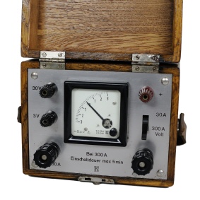 [00009] tragbares Prfgert fr Strommessungen bis 300 Ampere, Holzgehuse; Excelsiorwerke