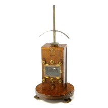 [00506] Vierspuliges astatisches Galvanometer mit Thomson-Nadeln, konstruiert von H. du Bois und H. Rubens; Keiser & Schmidt, Berlin; um 1890