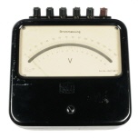 [00101] Drehspulmesswerk, 1% Genauigkeit, 2kV Pr�fspannung; Messbereiche 3 / 30 / 90 / 300 Volt �ber Schraubklemmen w�hlbar; Siemens & Halske; ca. 1940