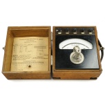 [00393] Pr�zisions-Drehspul-Millivoltmeter, 50 Ohm pro Millivolt, Spannbandaufh�ngung; Tr�b & T�uber; 1948