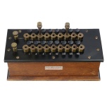 [00425] St�psel-Rheostat in Reihenschaltung 0 ... 11.111 Ohm; Chicaco Apparatus Company; 1. H�lfte 20. Jh.