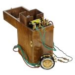 [00518] Telephonbr�cke nach Nippoldt (Nr. 450, 451) dient zur Bestimmung der �bergangs-Widerst�nde von stromlosen Erdleitungen, insbesondere von Blitzableitern; Hartmann & Braun; um 1920