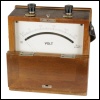 [00116] tragbares Labor-Voltmeter in Holzgeh�use, Holzgeh�use; Excelsiorwerke