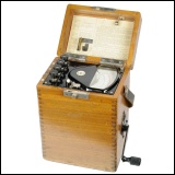 [00139] Isolationspr�fger�t D-Is mit Kurbelinduktor; Excelsiorwerke Kiesewetter; ca. 1930