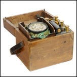 [00356] Telephonbr�cke nach Nippoldt (Nr. 450, 451) dient zur Bestimmung der �bergangs-Widerst�nde von stromlosen Erdleitungen, insbesondere von Blitzableitern; Hartmann & Braun; um 1890