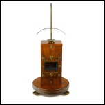 [00506] Vierspuliges astatisches Galvanometer mit Thomson-Nadeln, konstruiert von H. du Bois und H. Rubens; Keiser & Schmidt, Berlin; um 1890